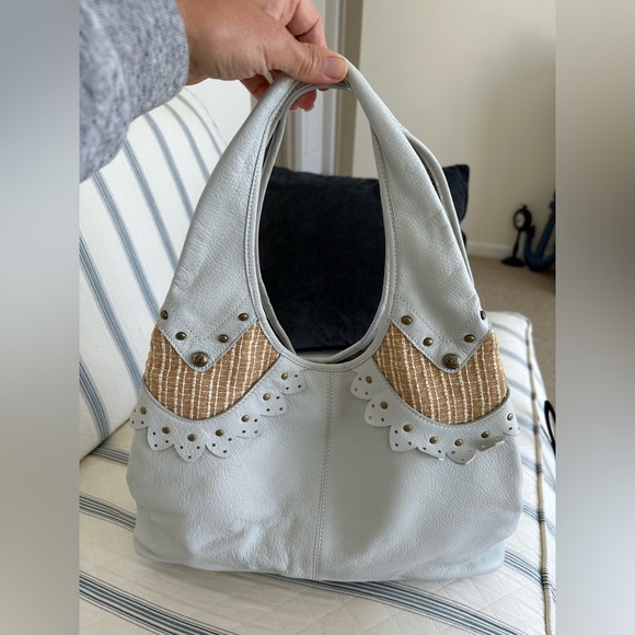 Kate Landry White Shoulder Pocket Book with beige wicker- 8 Pockets! - Picture 2 of 13